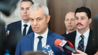 Възраждане скочиха на рекламната кампания за ползите от еврото Пред