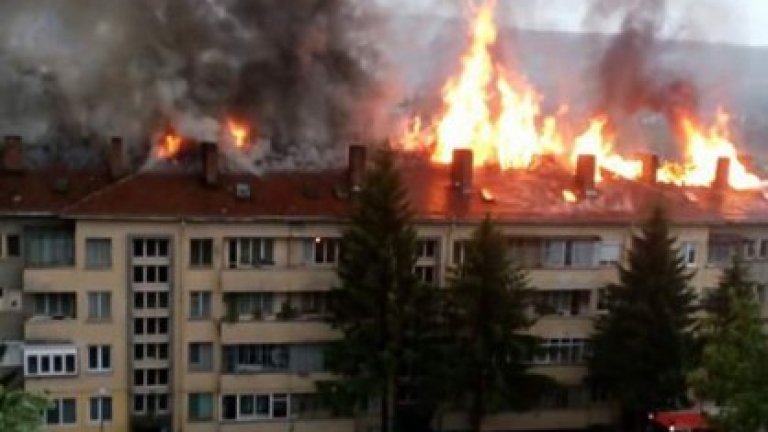 Евакуираха блок в Русе заради пожар