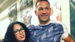 Популярната боксова специалистка и треньор Кристин настоя да се снима с Кубрат