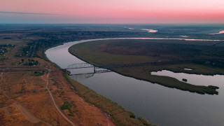 Русия изглежда източва голямото Каховско водохранилище на река Днепър в