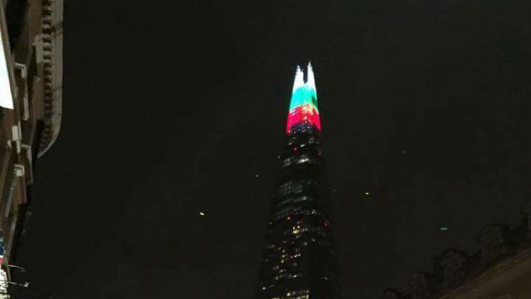 Лондонският небостъргач The Shard грейна в цветовете на българското знаме