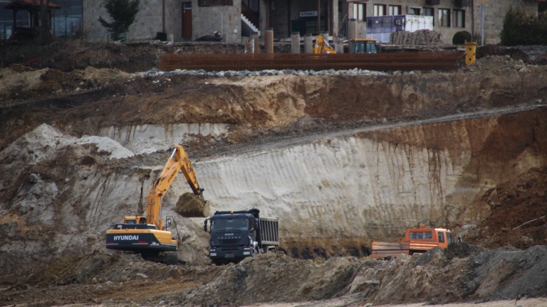 Бургазлии протестират пред местния строителен контрол заради Алепу