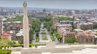 Високопоставени представители от ЕС изразяват загриженост във връзка с увеличаването