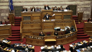 Парламентът на Гърция ратифицира Преспанското споразумение с Македония съобщават световни