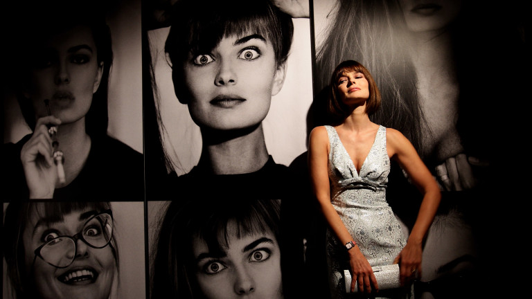 Завидните коремни мускули на супермодела Паулина Порижкова