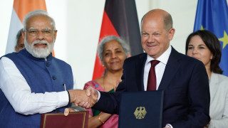 Германският канцлер Олаф Шолц в понеделник обеща 10 милиарда евро