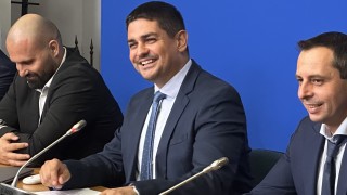 С 8 приоритета Радостин Василев се впуска в надпреварата за кмет на София