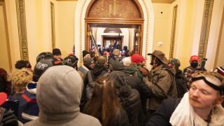 Някои от най големите компании в Съединените американски щати спряха временно