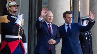 Франция и Германия спешно координират отговора си на връщането на