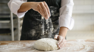 Две групи пилоти и деца роми са заедно на