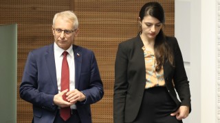 Как първата и втората политическа сили в 51 то Народно събрание