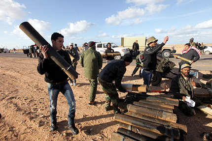 Убиха лидер на либийските бунтовници 
