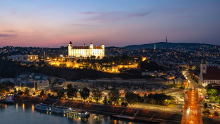 Трудовият пазар в Словакия дподкрепян от години икономически растеж сега