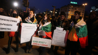 Плевнелиев в "пат" от исканията на "орловци"