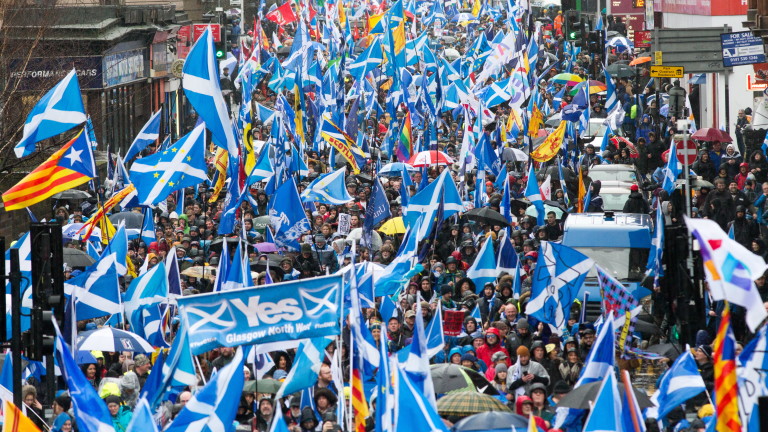 В Шотландия гласуват за провеждане на втори референдум