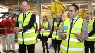 Новите роботизирани линии в завода за керамика на Идеал Стандарт