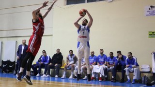 Левски Лукойл постигна тринадесета победа в НБЛ Сините не срещнаха