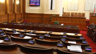 НС не тръгна, Атака и ГЕРБ отново ги няма в пленарна зала