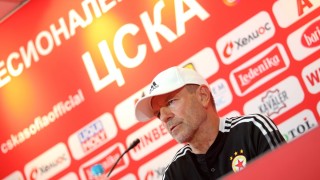 Наставникът на ЦСКА Стойчо Младенов застана пред медиите след