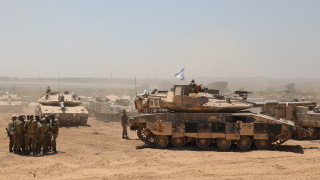 Израелските сили навлязоха дълбоко в руините на северния край на