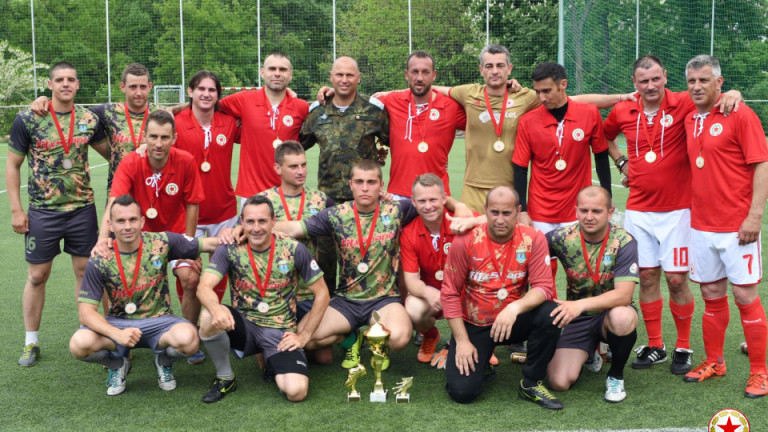 Ветераните на ЦСКА спечелиха турнира на "Армията"