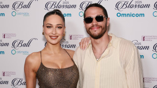 Пийт Дейвидсън ще става баща Половинката му Елзи Хюит сподели