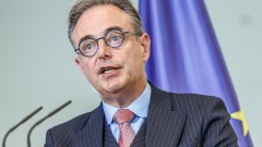 Де Вевер иска гаранции от ЕС за руските активи: Можем ли да изядем кокошката, без да загубим яйцата?