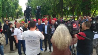 ВМРО закри кампанията си с инициативата "Да се хванем на хорото"