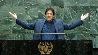 Индия планира кръвопролитие в Кашмир предупреди пакистанският премиер Имран Хан
