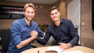 Байер Леверкузен привлече нападателя Патрик Шик от Рома Вълците ще