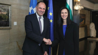 Мария Габриел желае съвместна работа с Гърция в науките, енергетиката и образованието