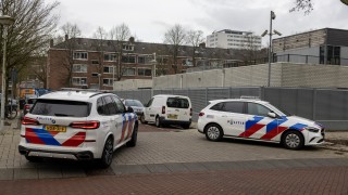 Трима души са задържани в Амстердам за експлозия в жилищен блок