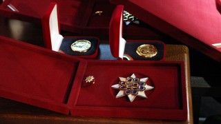 Министерството на културата отличава с почетни награди и знаци културни