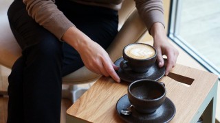 Еднократните пластмасови чашки за кафе са един от най честите боклуци
