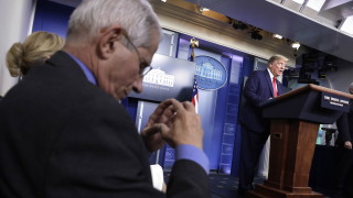 Белият дом отхвърли слуховете че президентът Доналд Тръмп възнамерява да