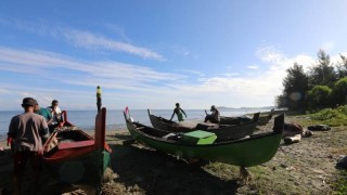 Силен трус с магнитуд 7,4 разтърси остров Минданао на Филипините