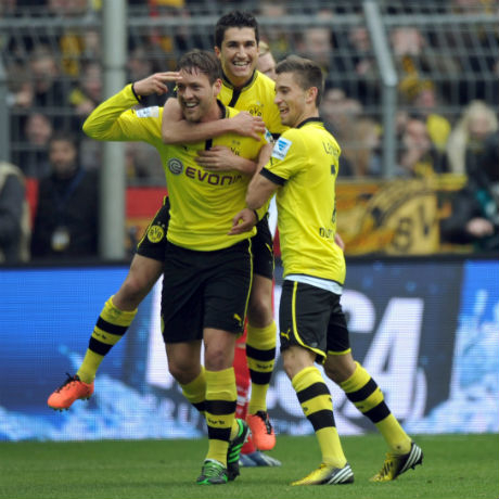 В Борусия нагъват наденици в съблекалнята