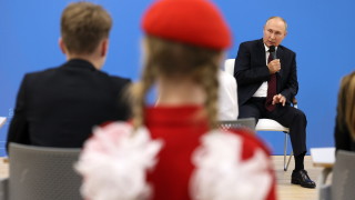 Путин обяснява на ученици целта в Украйна: ликвидиране на антируския анклав