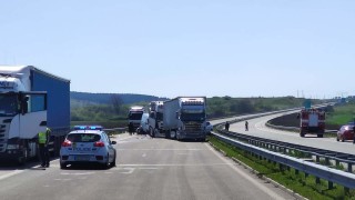 Тежка катастрофа между два тира на магистрала Марица доведе до