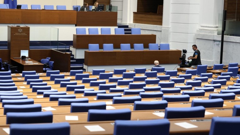 След думите на Борисов за преформатиране на властта днес заседанието на НС се провали