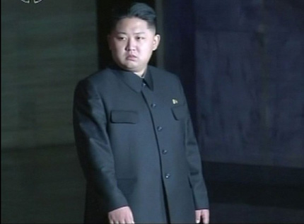 Ким Чен-ун инспектира танкова дивизия