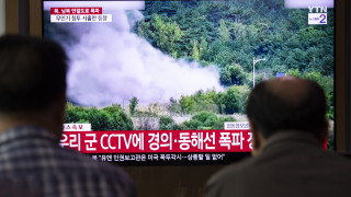 Северна Корея взриви участъци от междудържавните пътища и железопътни линии от