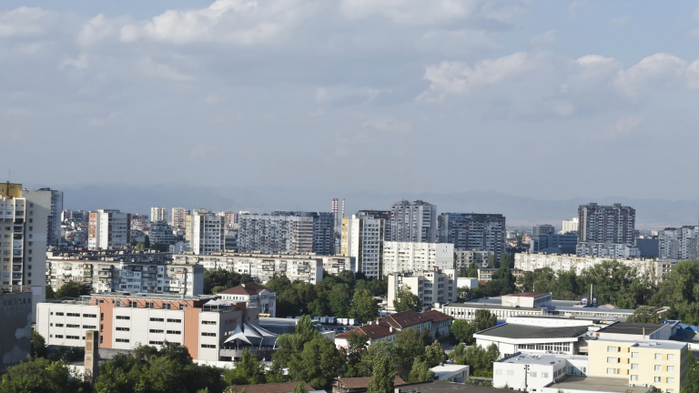 Колко заплати са нужни за закупуването на имот в различните градове в България?