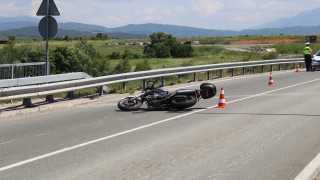 Моторист загина при катастрофа на автомагистрала Европа край софийското село