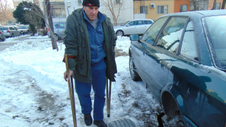 Над 50 коли в Пловдив осъмнаха с нарязани гуми