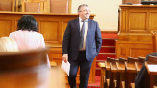 Ремонтите на пътища няма как да бъдат завършени в срок