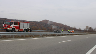 Превозно средство се запали при км 10 на автомагистрала Тракия в