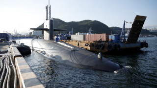 Президентът на Южна Корея посети ядрената подводница на САЩ