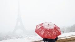 Сняг и лед сковаха Франция, Великобритания и Холандия