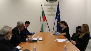 Туроператорите са безспорно важни за излизане на сектора от кризата